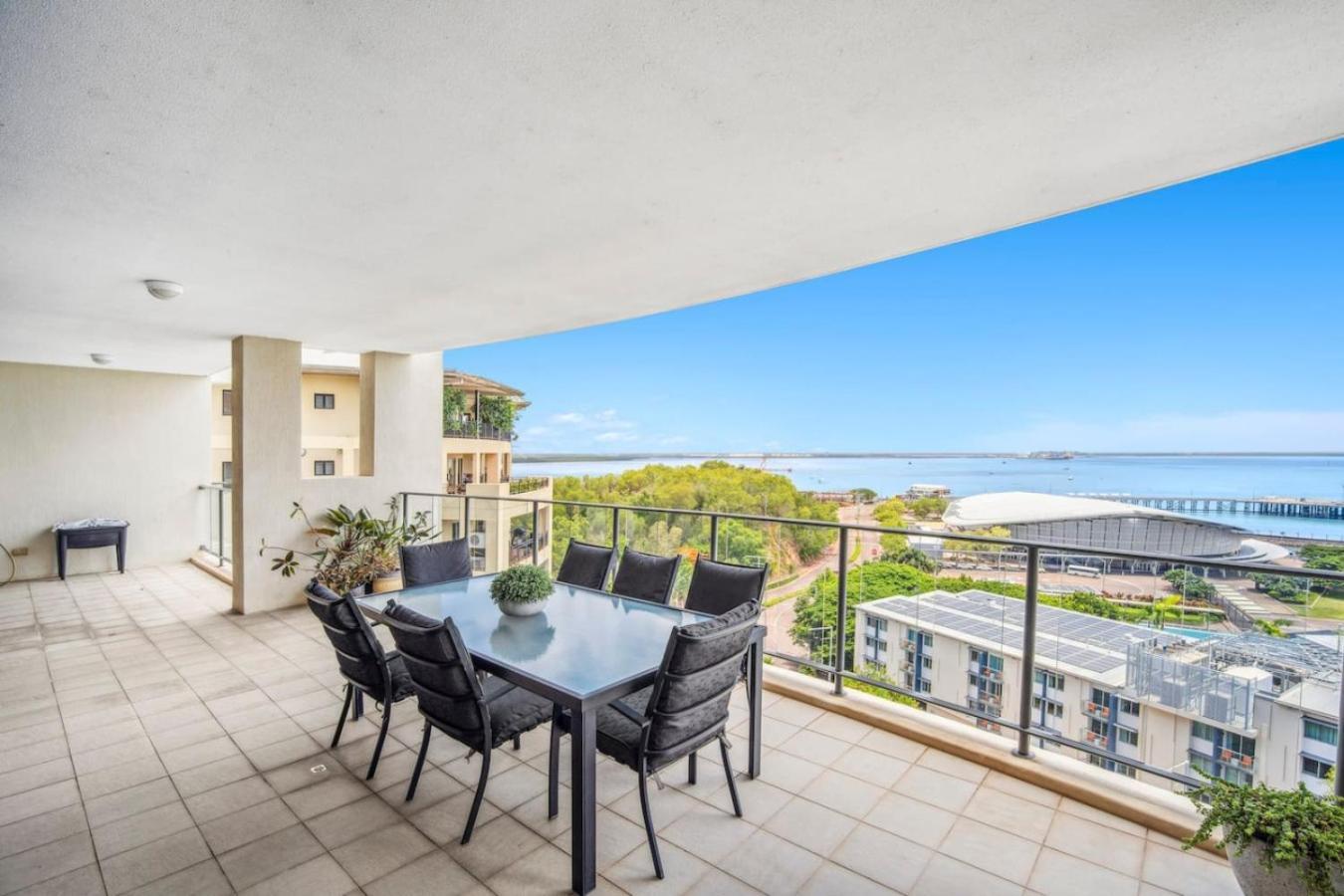 Location Style And Amazing Views *