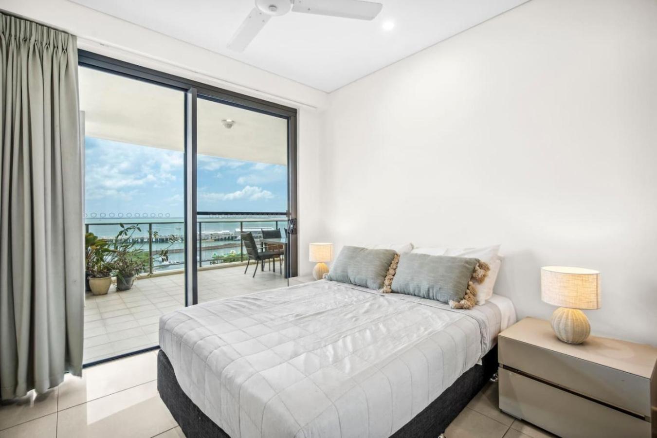 Location Style And Amazing Views Apartment Darwin